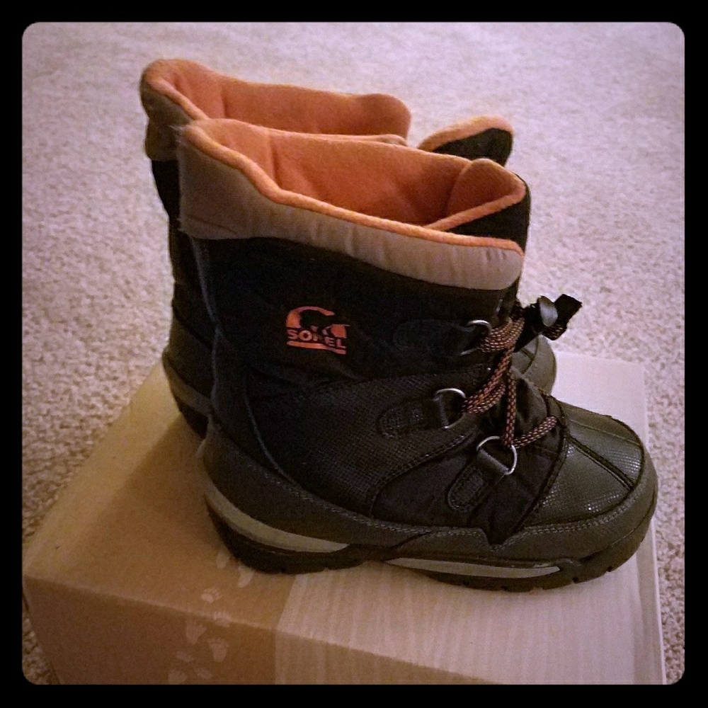 Sorel boots size 13 little boy.